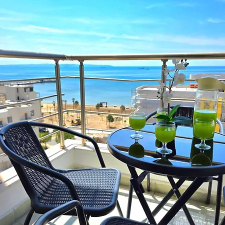 Sea Vista 50m From - Happy شقة *