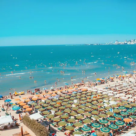 Sea Vista 50m From - Happy شقة *